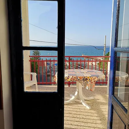Cento Passi Dal Mare Apartment