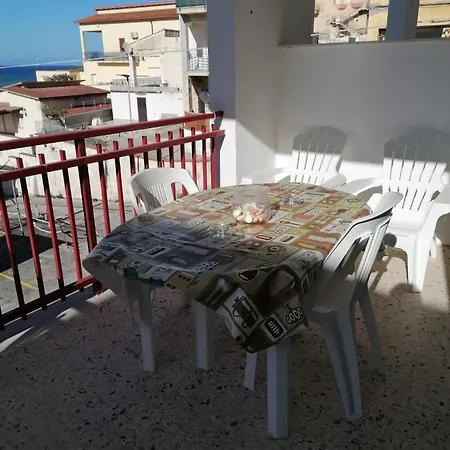 Cento Passi Dal Mare Apartment *