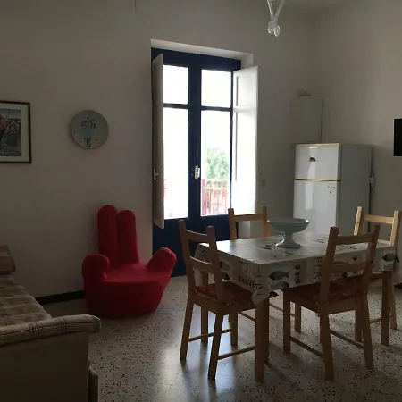 Cento Passi Dal Mare 公寓